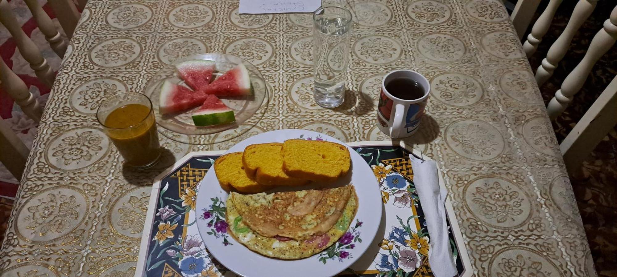 Kingston Airport Bed And Breakfast Екстер'єр фото