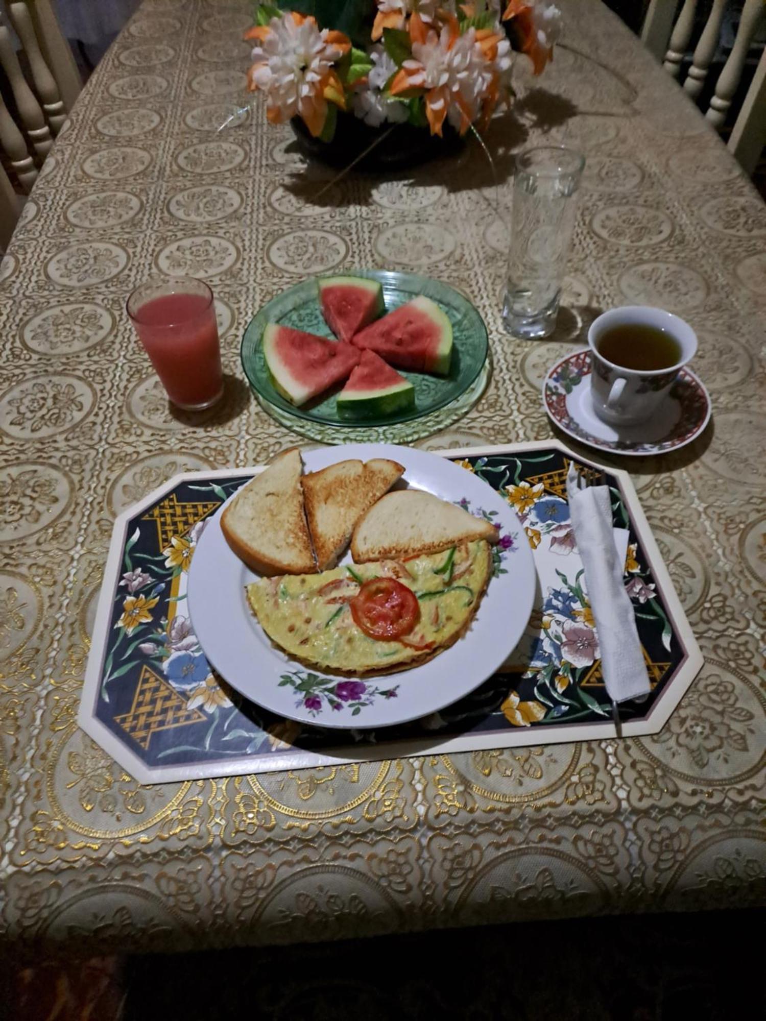Kingston Airport Bed And Breakfast Екстер'єр фото