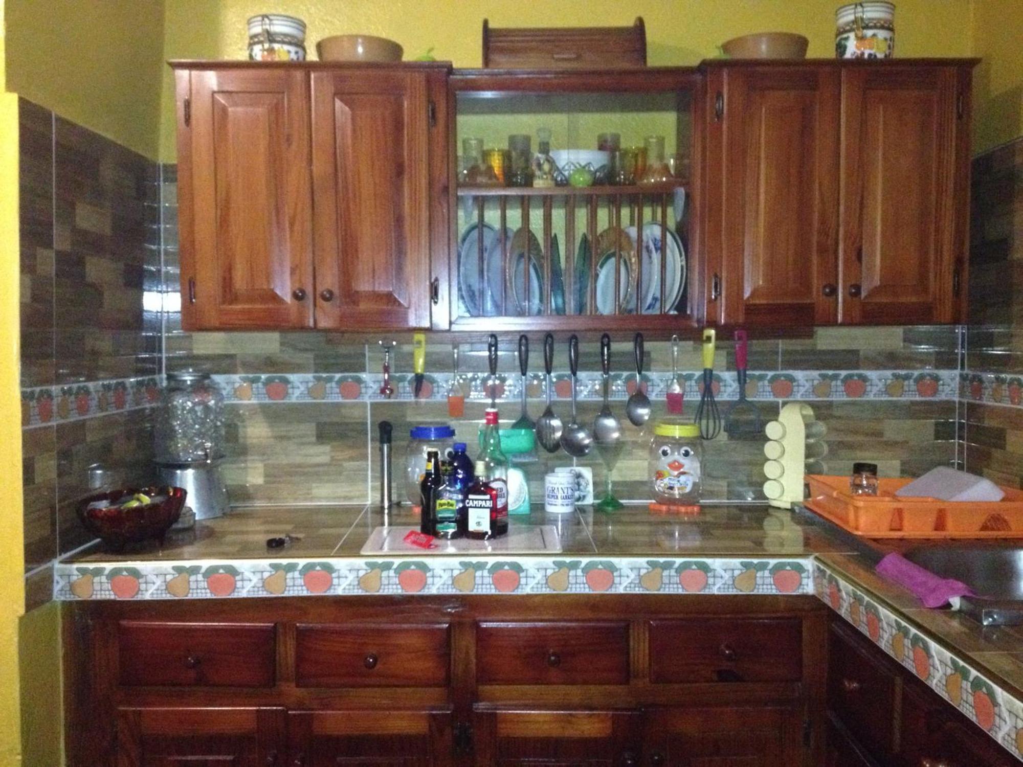 Kingston Airport Bed And Breakfast Екстер'єр фото