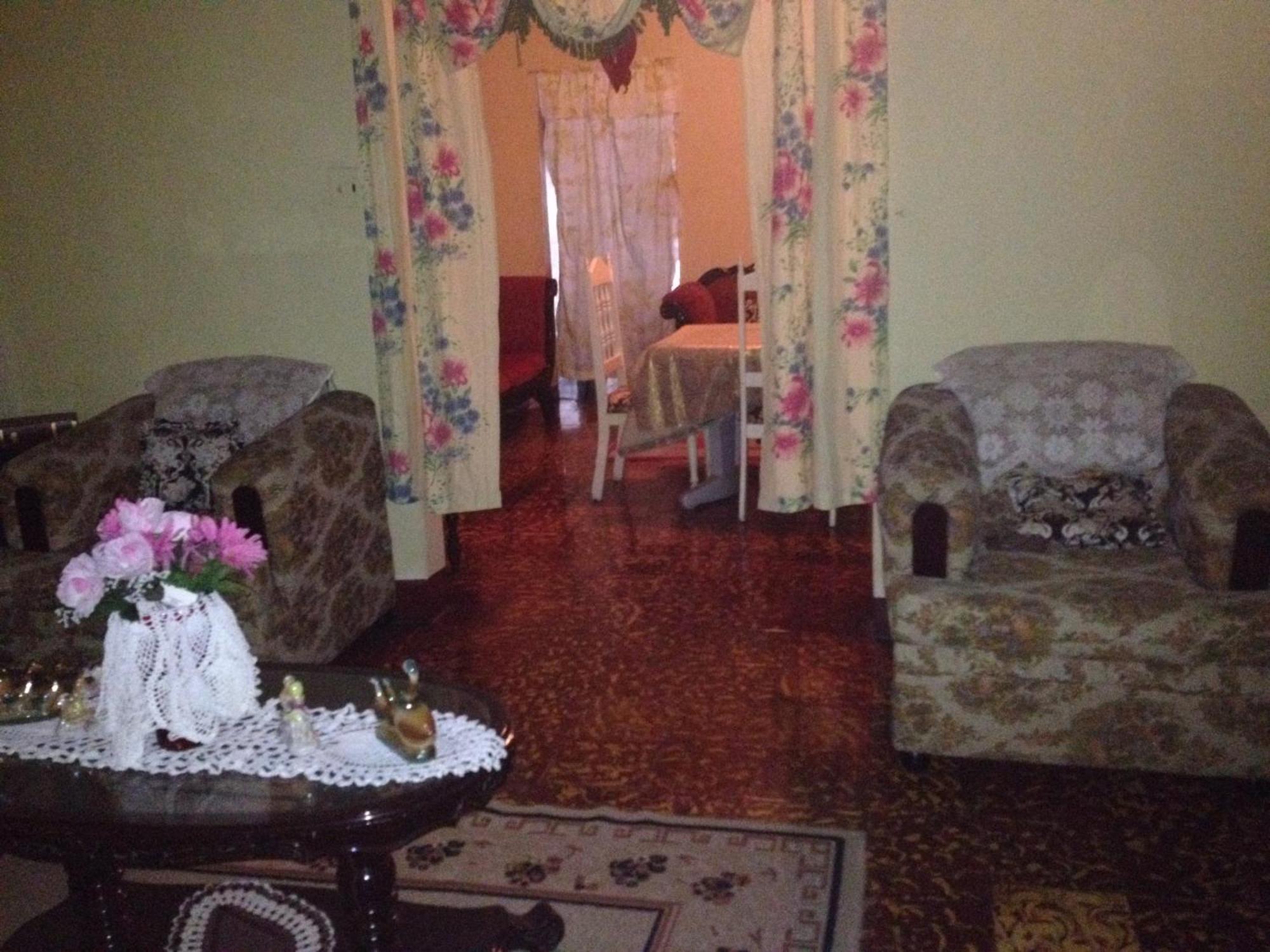 Kingston Airport Bed And Breakfast Екстер'єр фото