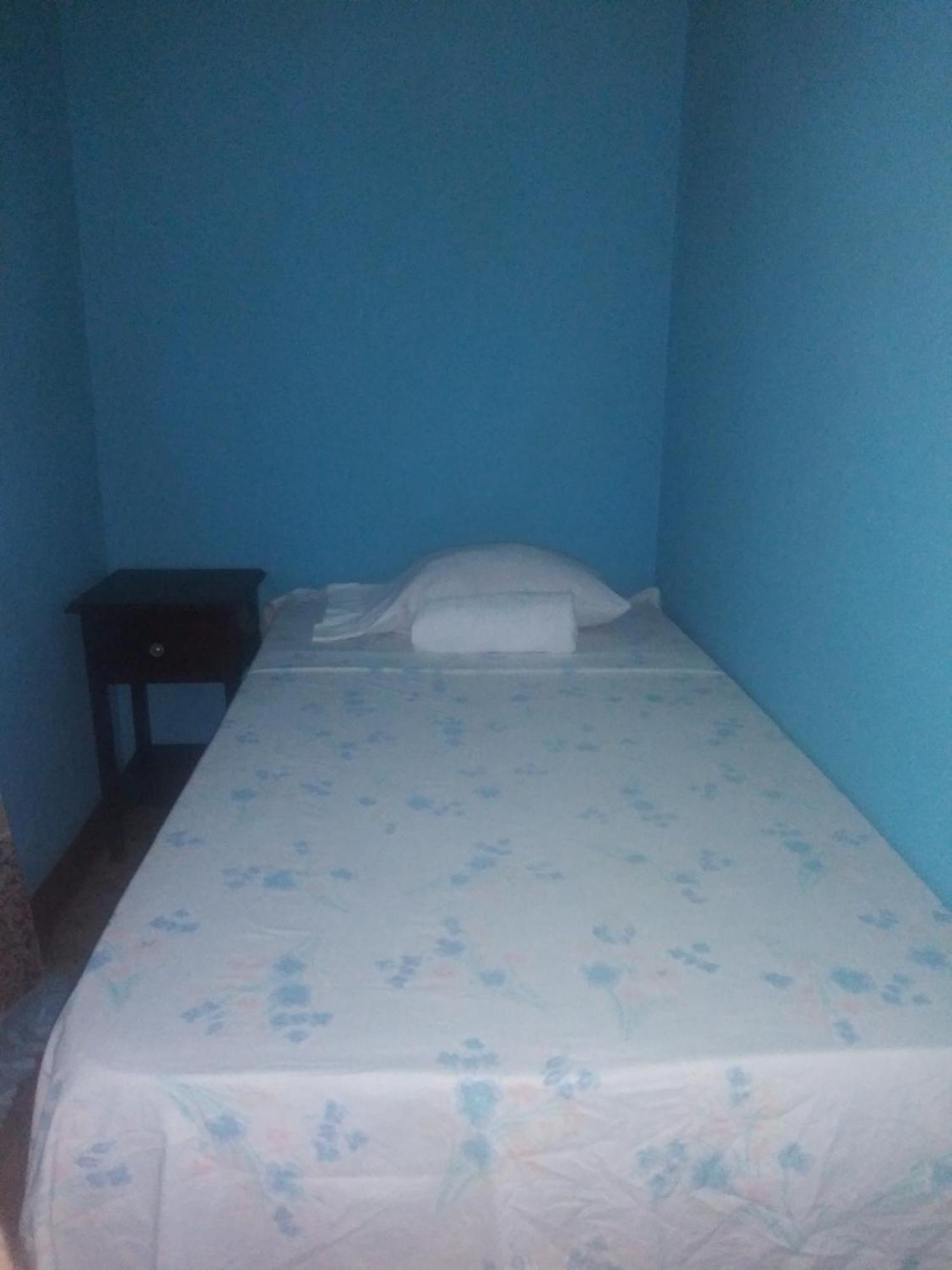 Kingston Airport Bed And Breakfast Екстер'єр фото